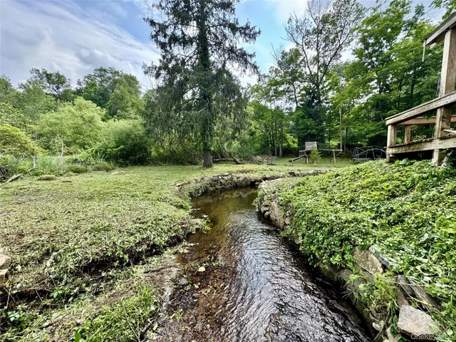 $999,000 | 210 Seven Bridges Road, Unit A, Chappaqua, NY 10514