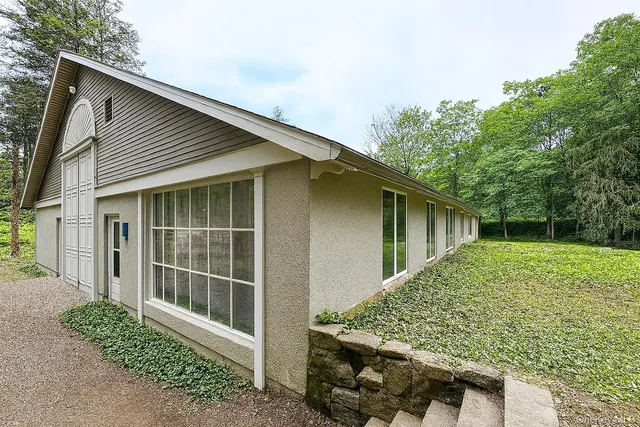 $999,000 | 210 Seven Bridges Road, Unit A, Chappaqua, NY 10514