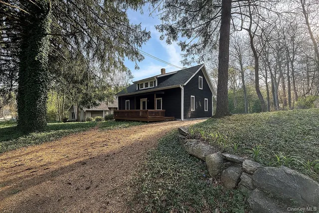 $999,000 | 210 Seven Bridges Road, Unit A, Chappaqua, NY 10514