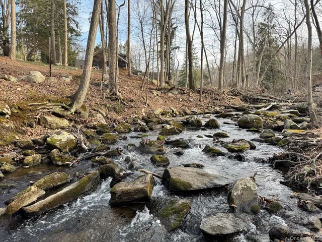 $999,000 | 210 Seven Bridges Road, Unit A, Chappaqua, NY 10514