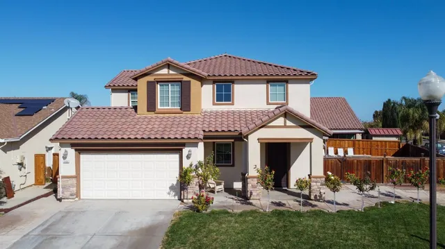 $575,000 | 2490 North Fallbrook Drive, Los Banos, CA 93635