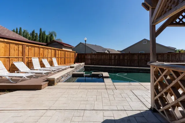 $575,000 | 2490 North Fallbrook Drive, Los Banos, CA 93635