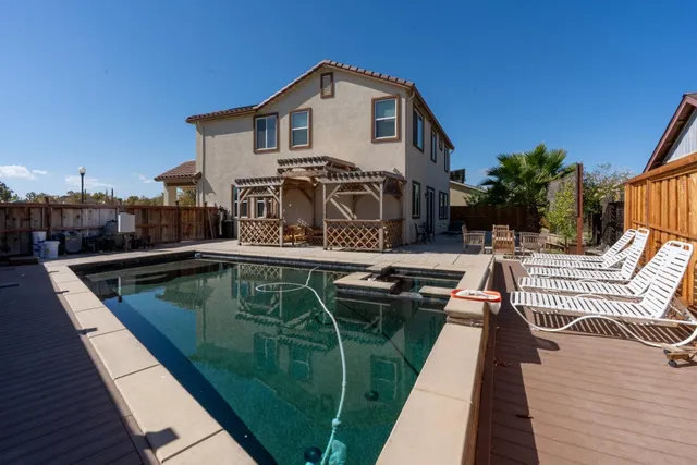 $575,000 | 2490 North Fallbrook Drive, Los Banos, CA 93635