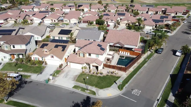 $575,000 | 2490 North Fallbrook Drive, Los Banos, CA 93635