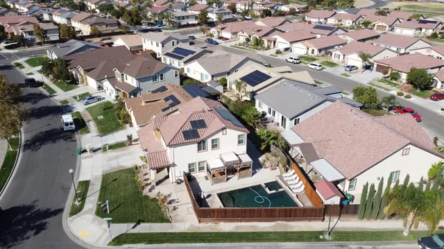 $575,000 | 2490 North Fallbrook Drive, Los Banos, CA 93635