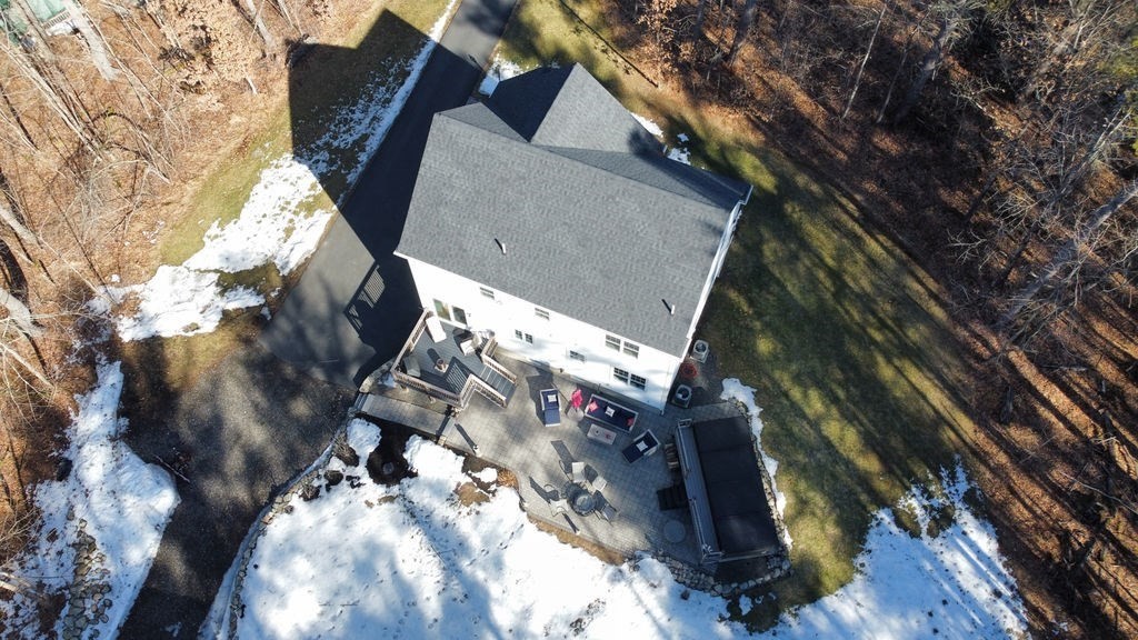 600 Wethersfield Street Rowley, MA 01969 - Photo 7 of 42 a backyard of a house