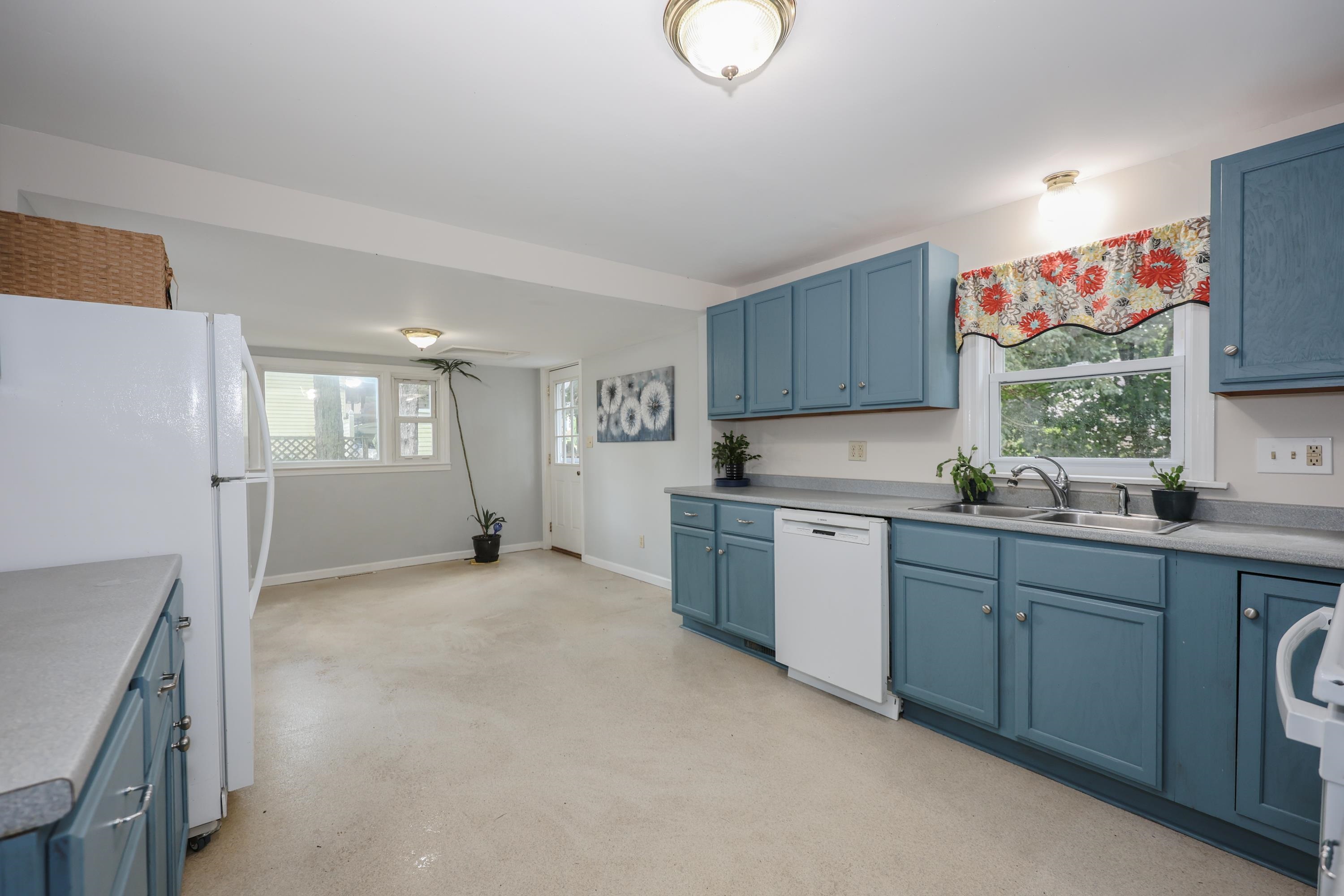 10 Douglass Way Exeter, NH 03833 - Photo 34 of 38 Gallery Image 34