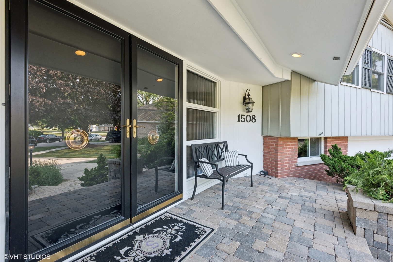 1508 Gamon Road Wheaton, IL 60189 - Photo 3 of 32