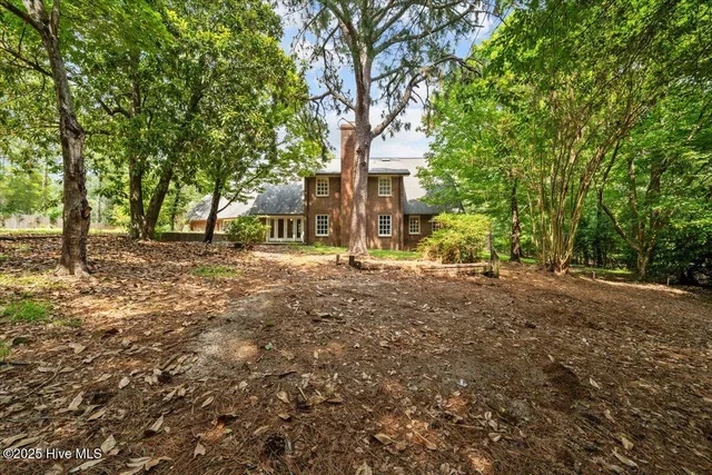 $547,000 | 143 Shagbark Road, Seven Lakes, NC 27376