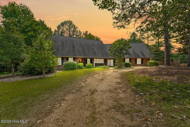 $547,000 | 143 Shagbark Road, Seven Lakes, NC 27376