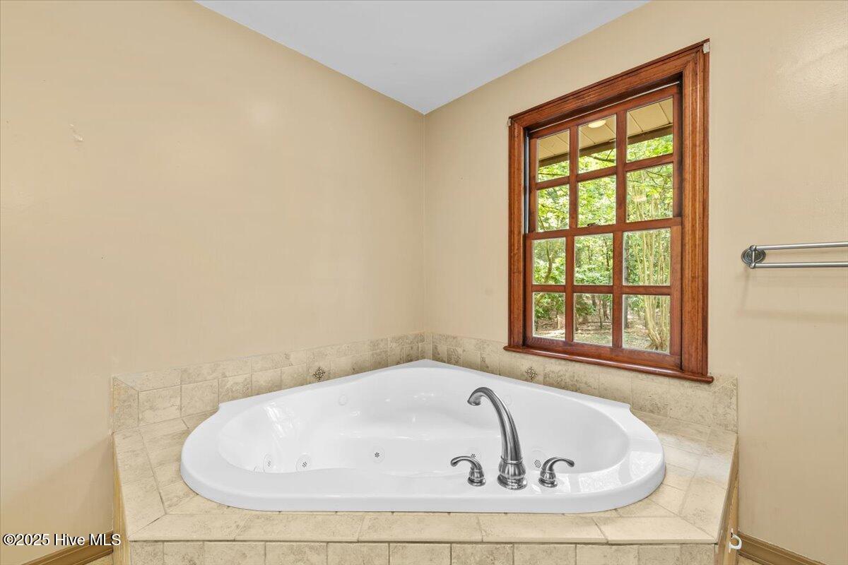 143 Shagbark Road West End, NC 27376 - Photo 41 of 70 Soaking Tub