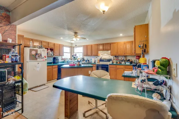 $240,000 | 145 Escape Mountain Road, Hampton, TN 37658