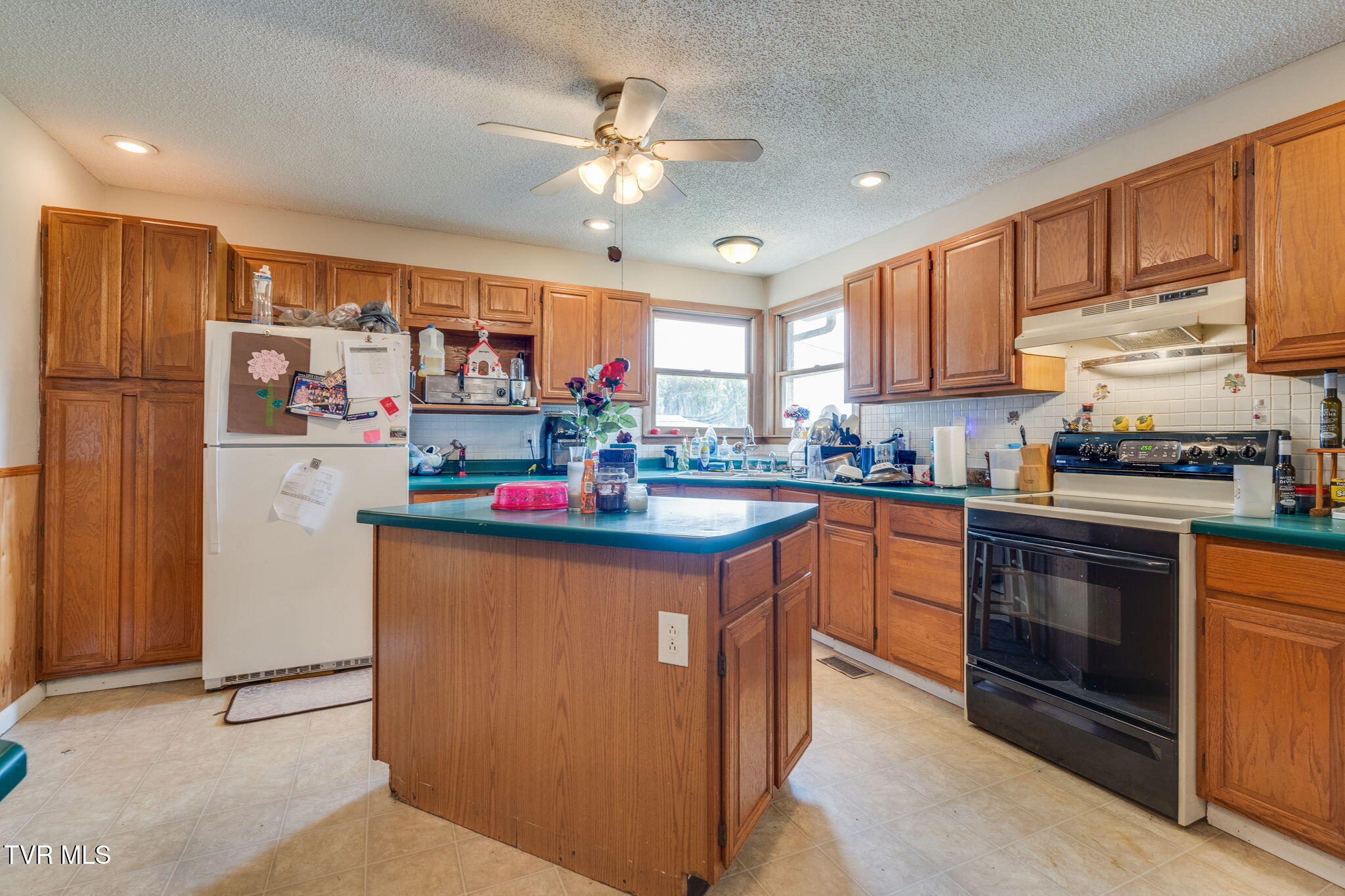 145 Escape Mountain Road Hampton, TN 37658 - Photo 15 of 39 013