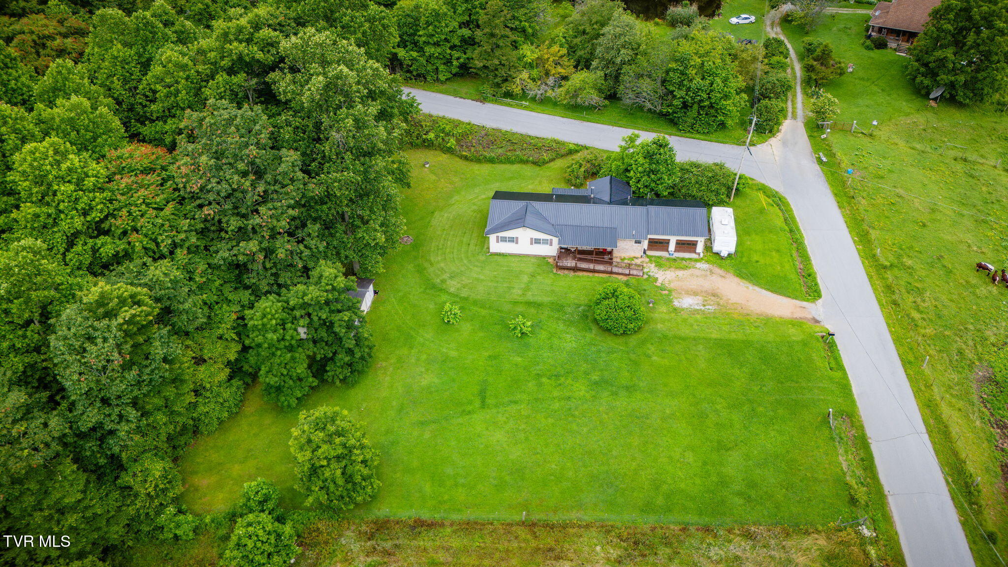 145 Escape Mountain Road Hampton, TN 37658 - Photo 34 of 39 101