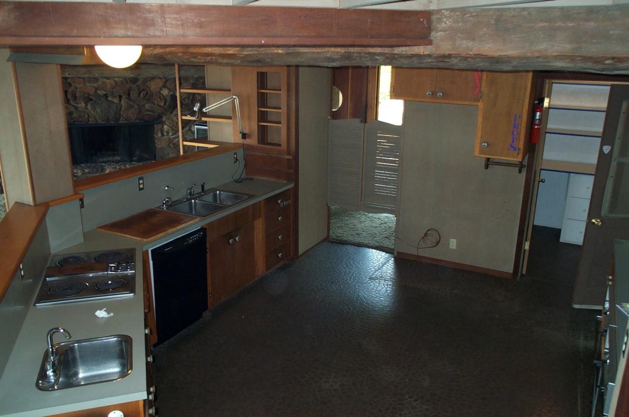 15577 Gas House Hill Road Redding, CA 96087 - Photo 4 of 21 Kitchen