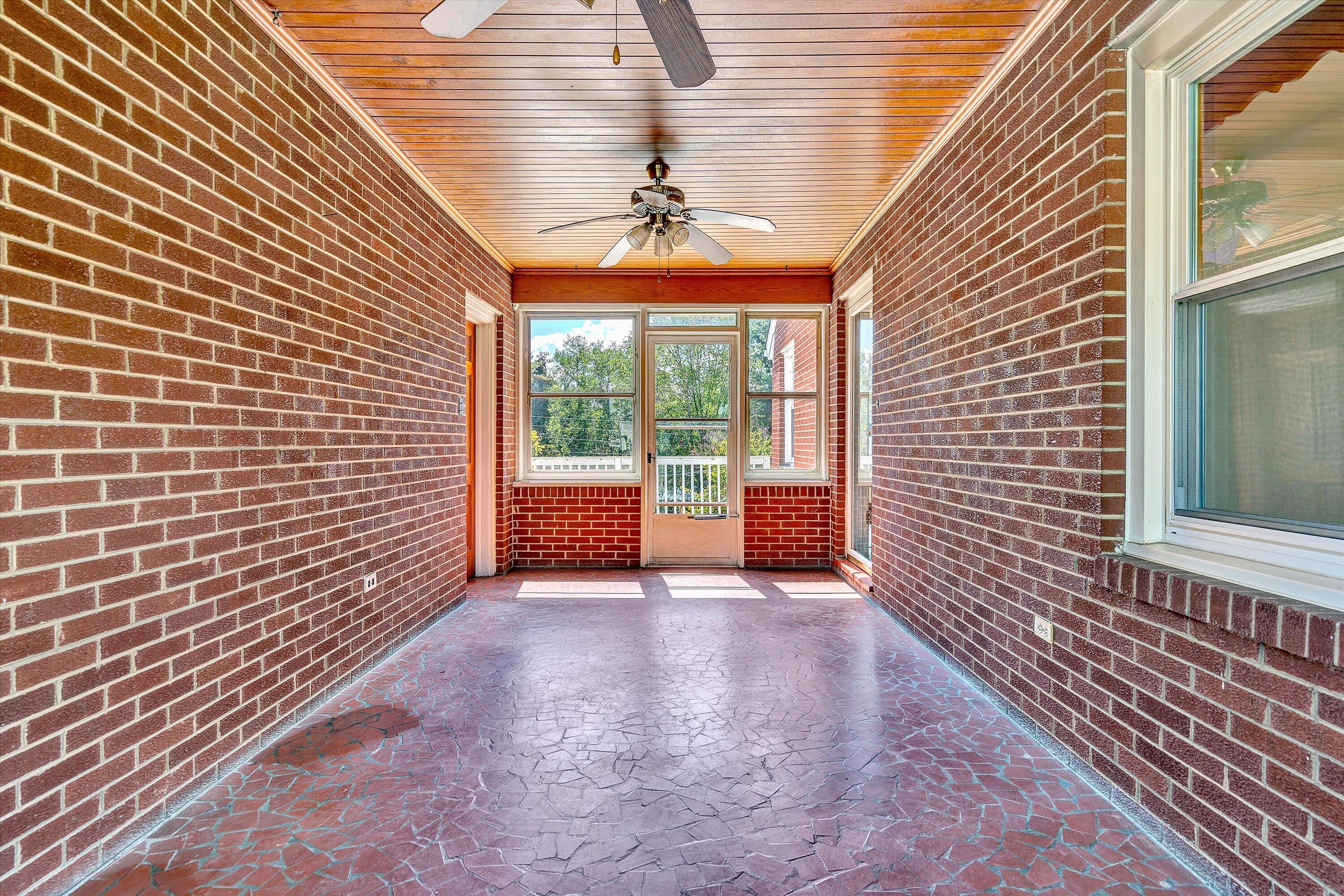 4038 High Acres Road Northwest Roanoke, VA 24017 - Photo 17 of 28 25-DSC04045