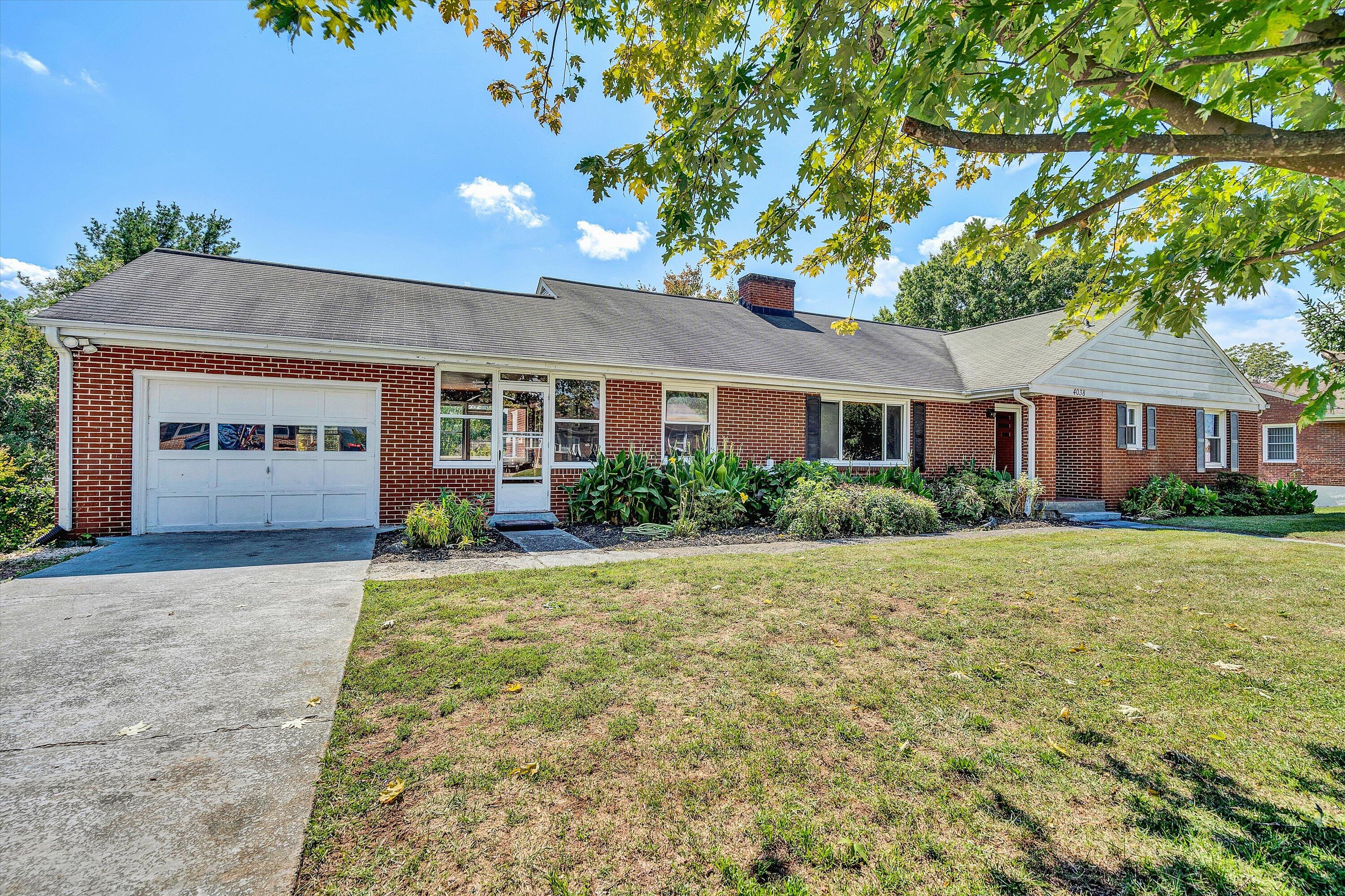 4038 High Acres Road Northwest Roanoke, VA 24017 - Photo 2 of 28 02-DSC04132