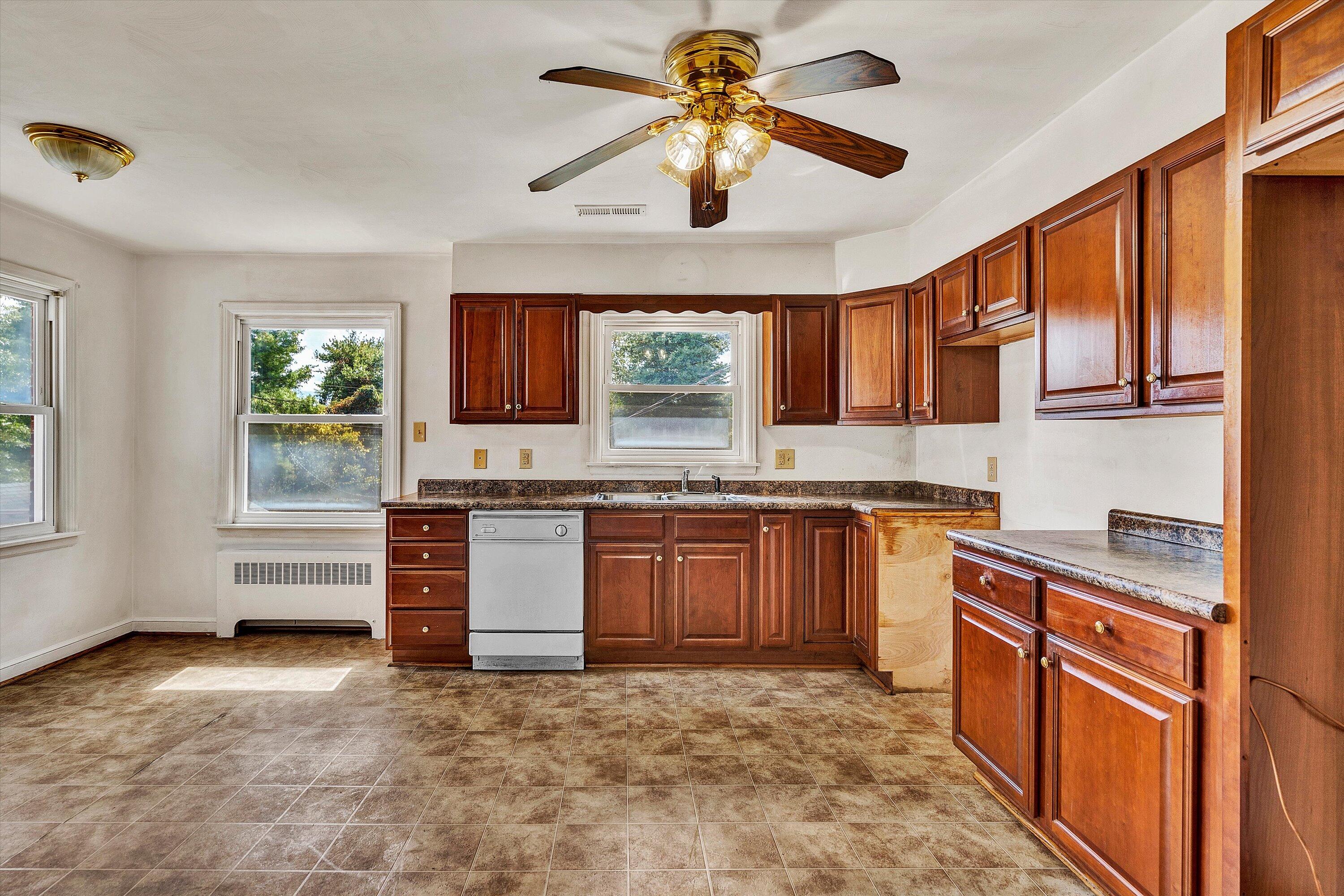 4038 High Acres Road Northwest Roanoke, VA 24017 - Photo 7 of 28 07-DSC04054