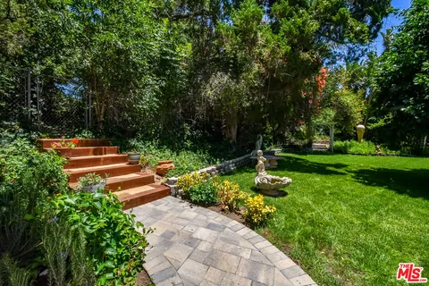 $1,328,000 | 10828 Amigo Avenue, Porter Ranch, CA 91326