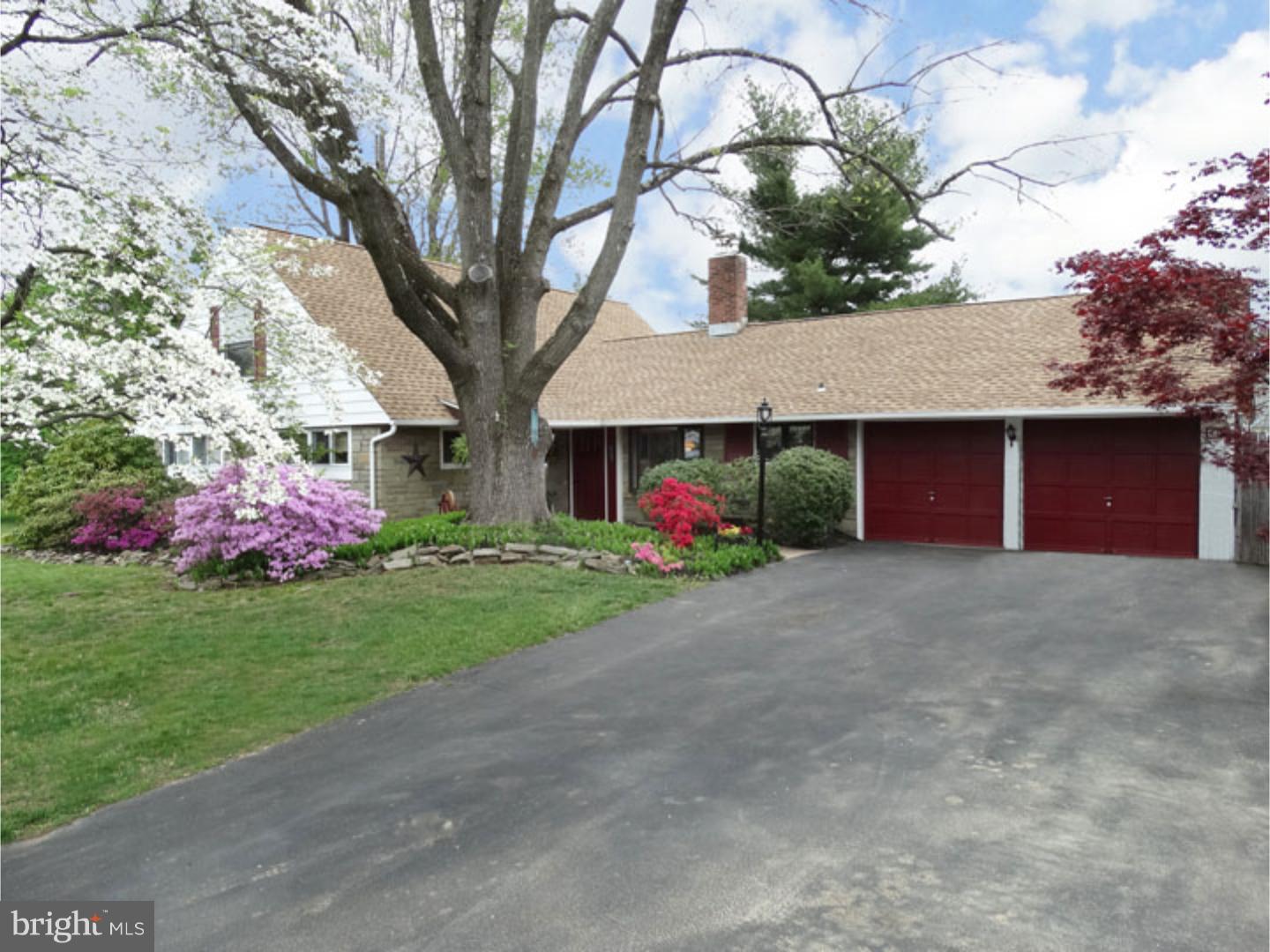 60 Round Hill Road Levittown, PA 19056 - Photo 2 of 25 Exterior Front