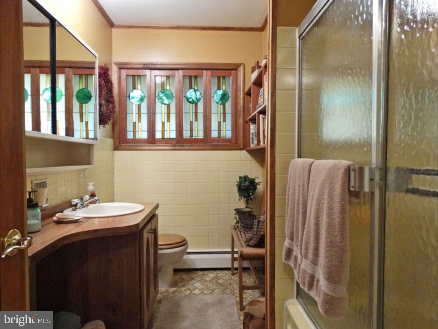 60 Round Hill Road Levittown, PA 19056 - Photo 17 of 25 Bathroom