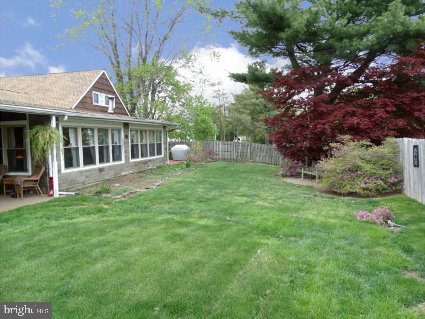 60 Round Hill Road Levittown, PA 19056 - Photo 24 of 25 Exterior Back