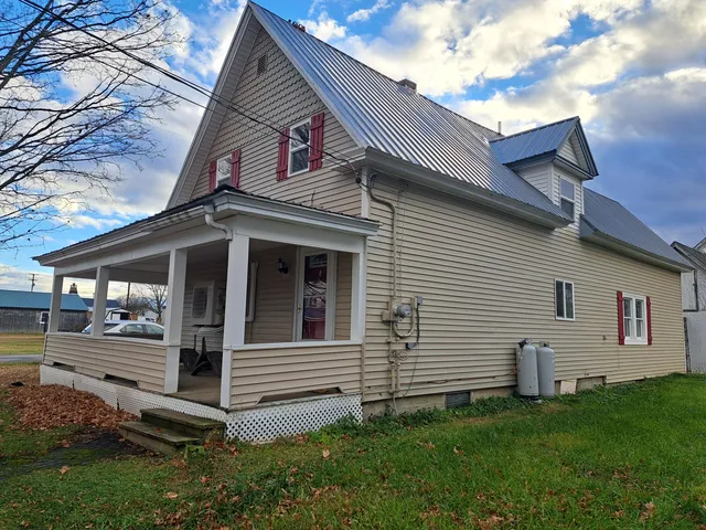 $189,000 | 93 Cleaves Street, Island Falls, ME 04747