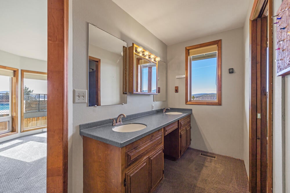 5930 Sunset Ridge Road Klamath Falls, OR 97601 - Photo 16 of 42 016