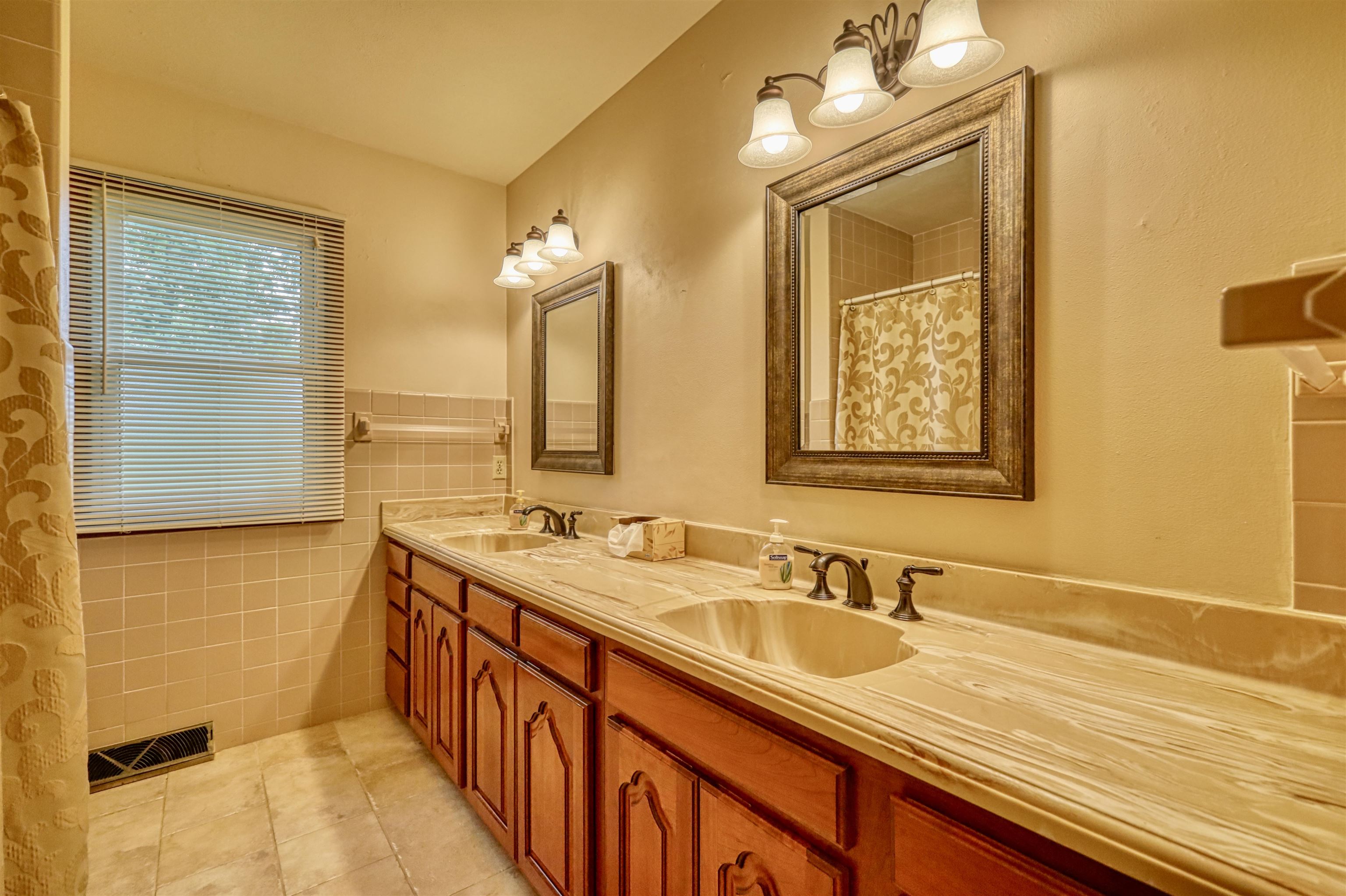 3169 Hickory Ridge Road Madison, WI 53719 - Photo 28 of 62 Gallery Image 28
