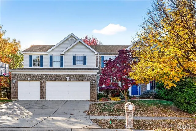 $754,900 | 811 Wheaton Way, Creve Coeur, MO 63141