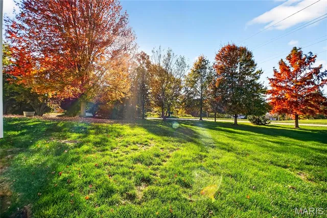 $754,900 | 811 Wheaton Way, Creve Coeur, MO 63141