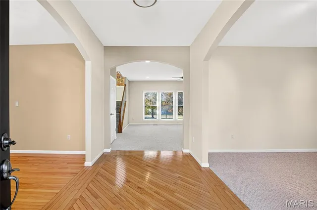 $754,900 | 811 Wheaton Way, Creve Coeur, MO 63141