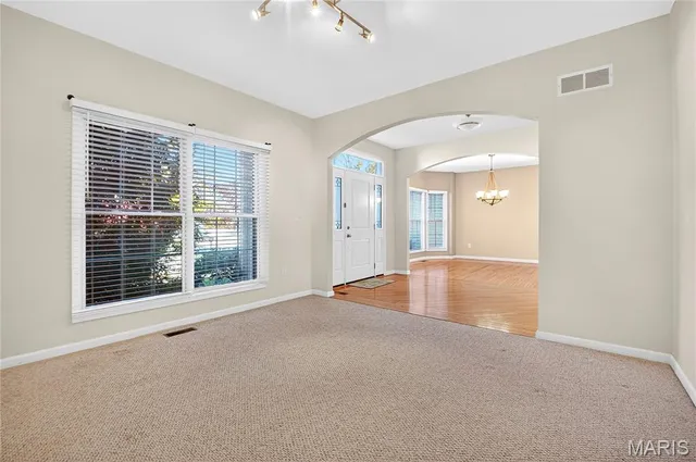 $754,900 | 811 Wheaton Way, Creve Coeur, MO 63141