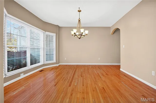 $754,900 | 811 Wheaton Way, Creve Coeur, MO 63141