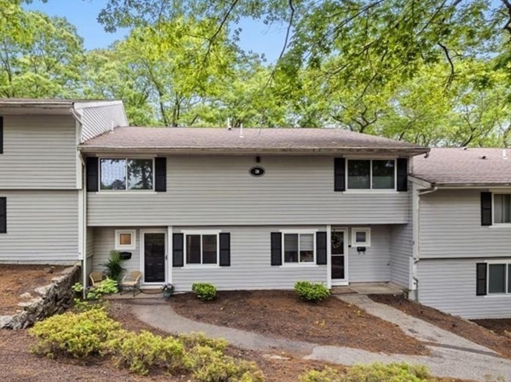 3 Beal's Cove Road, Unit E Hingham, MA 02043 - Photo 1 of 16 Gallery Image 1