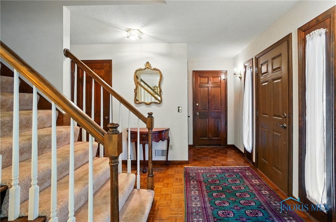 5338 Radcliffe Road Sylvania, OH 43560 - Photo 2 of 49 Gallery Image 2