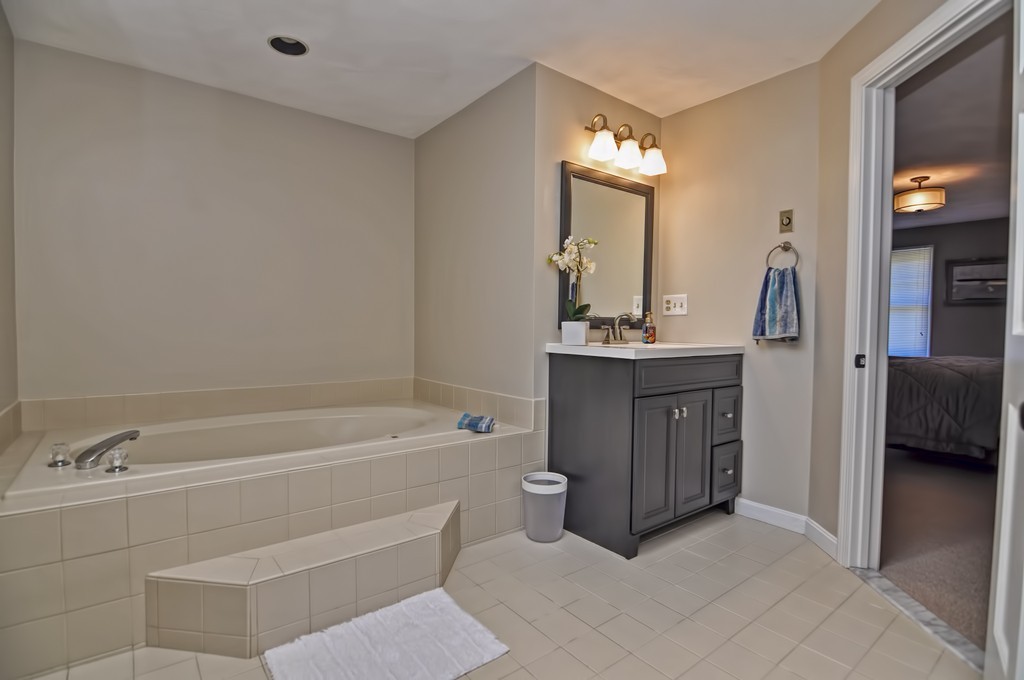 24 Jackson Circle Franklin, MA 02038 - Photo 16 of 29