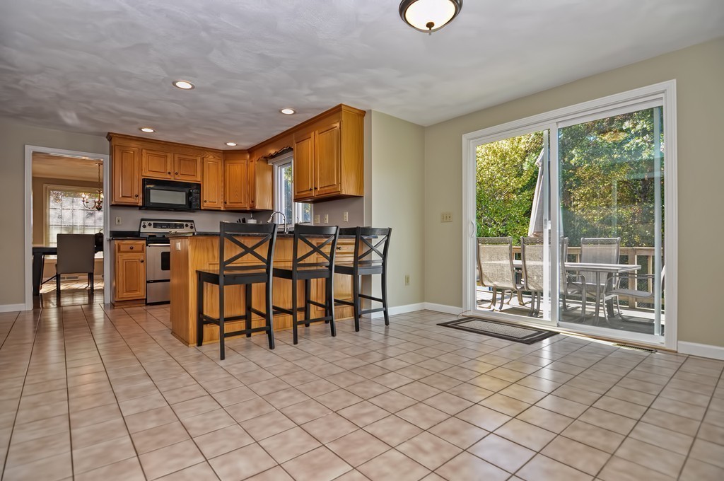 24 Jackson Circle Franklin, MA 02038 - Photo 8 of 29