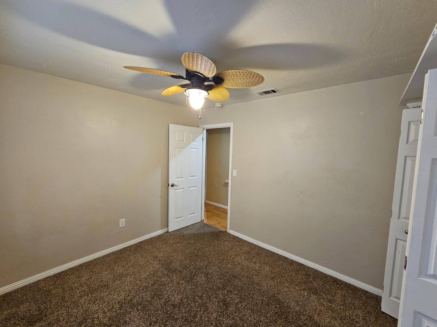 1140 Locust Street Gridley, CA 95948 - Photo 14 of 22 a view of a hallway