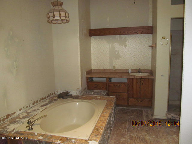 1209 West Roller Coaster Road Tucson, AZ 85704 - Photo 6 of 12