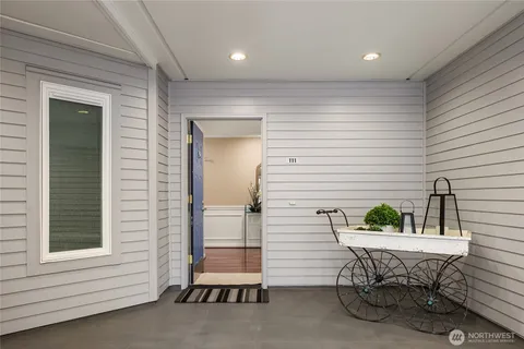 $1,165,000 | 410 2nd Avenue South, Unit 111, Kirkland, WA 98033