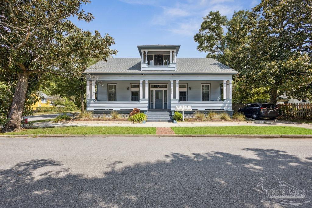 600 East Jackson Street Pensacola, FL 32501 - Photo 45 of 45 a front view of house with yard and trees around