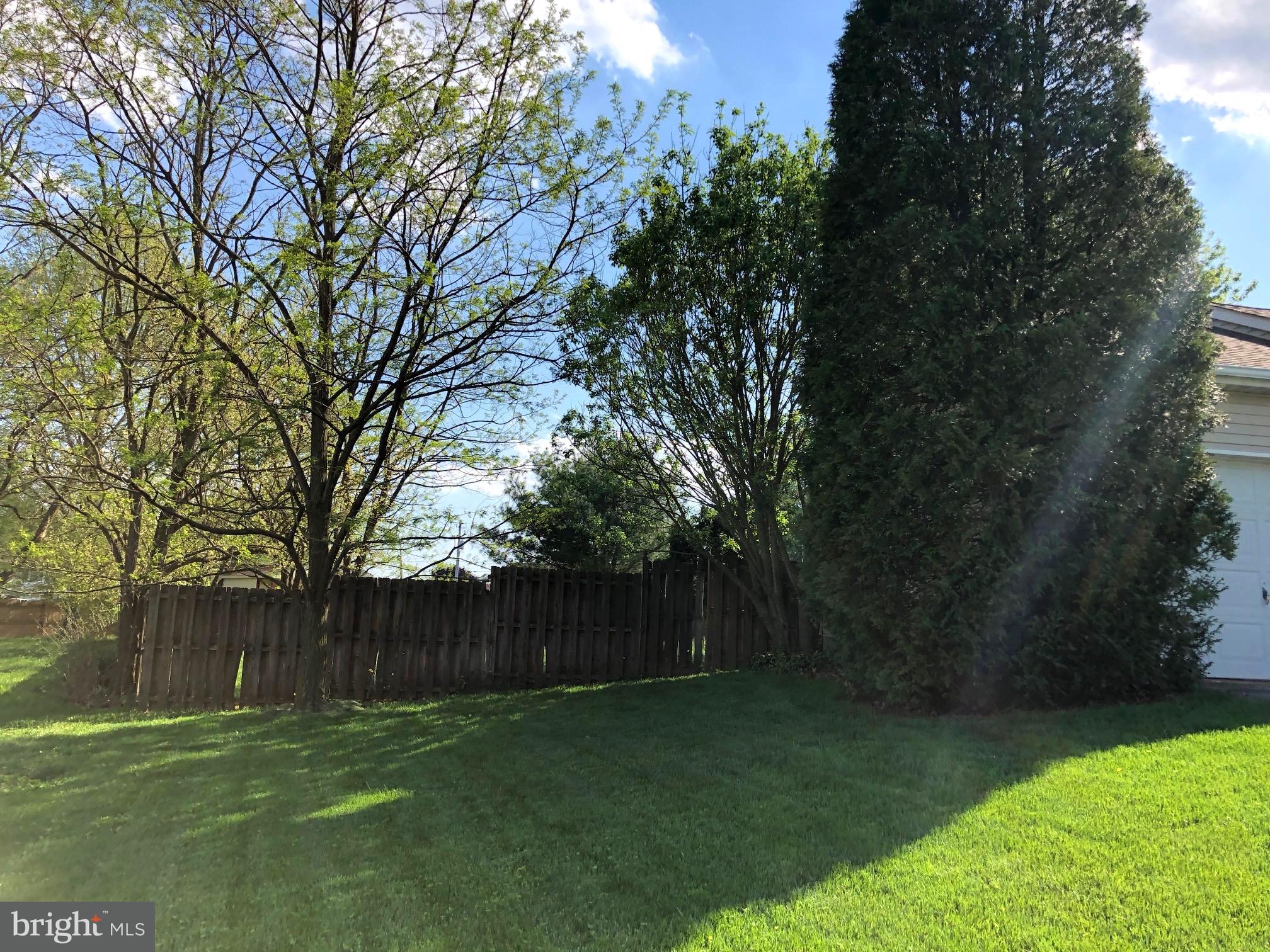 5 Cypress Point Road Felton, PA 17322 - Photo 26 of 29 Side of property w/ Fenced Yard