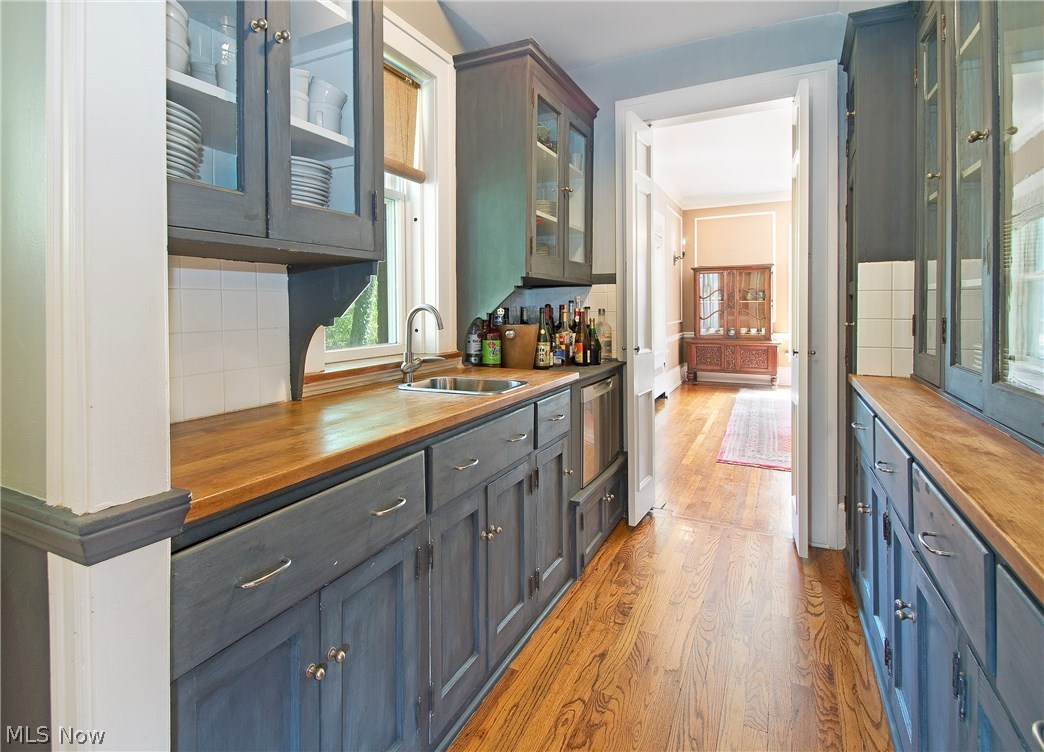 2596 Guilford Road Cleveland, OH 44118 - Photo 11 of 35 Gallery Image 11