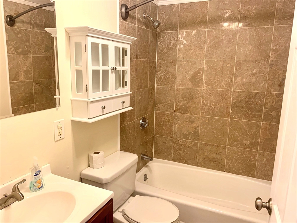59 R Salem Street, Unit 1 Boston, MA 02113 - Photo 8 of 8 Gallery Image 8
