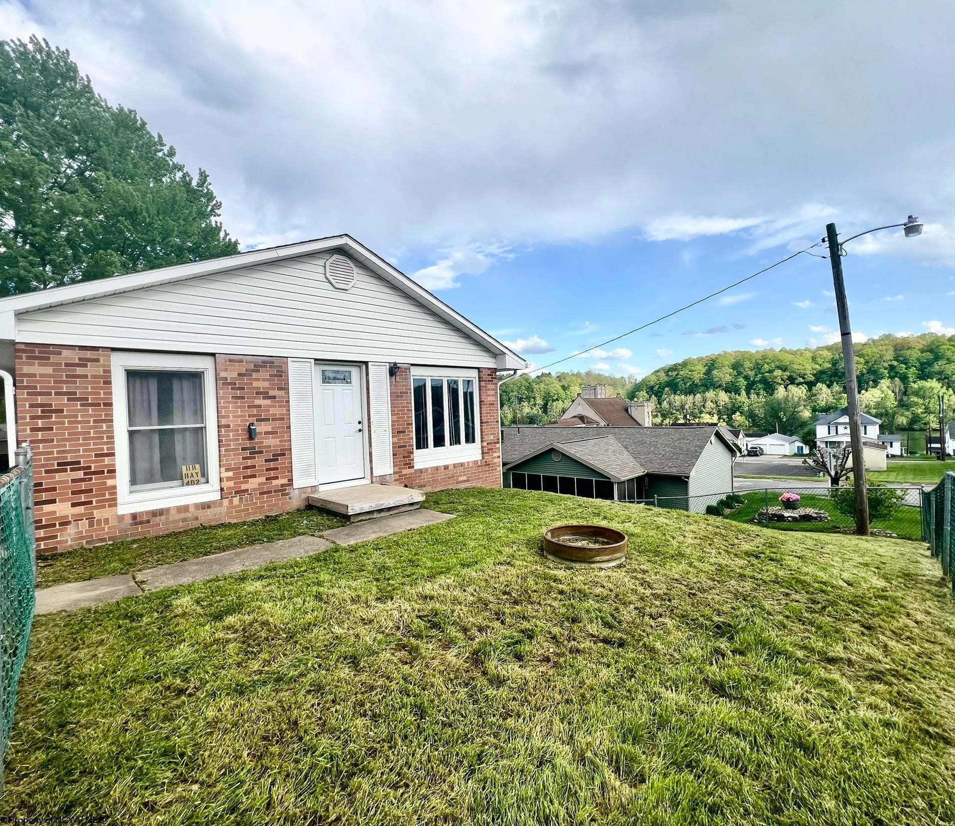 502 Hayhurst Street Rivesville, WV 26588 - Photo 3 of 25 Gallery Image 3