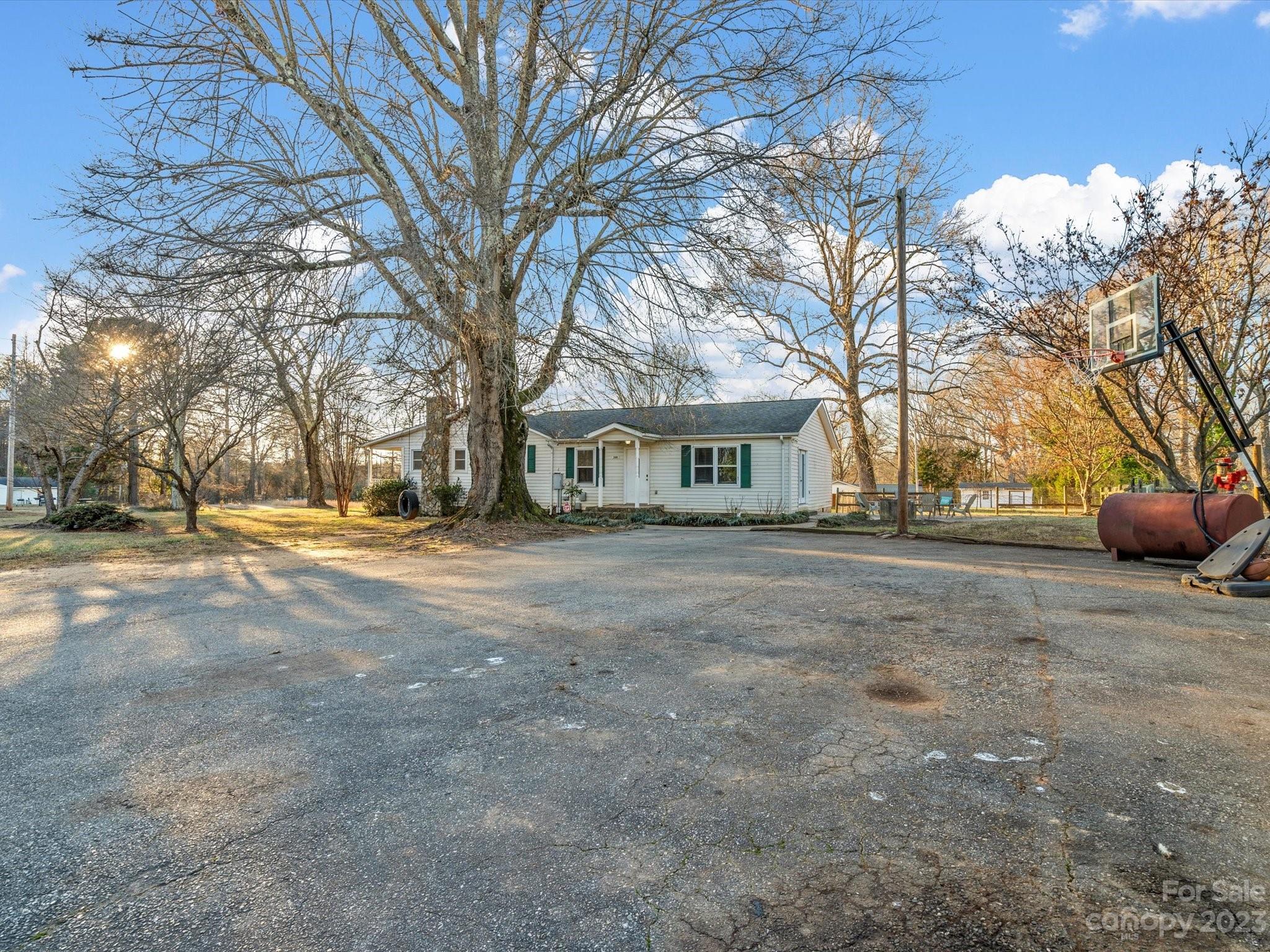 2489 Country Club Road Lincolnton, NC 28092 - Photo 12 of 47 Gallery Image 12