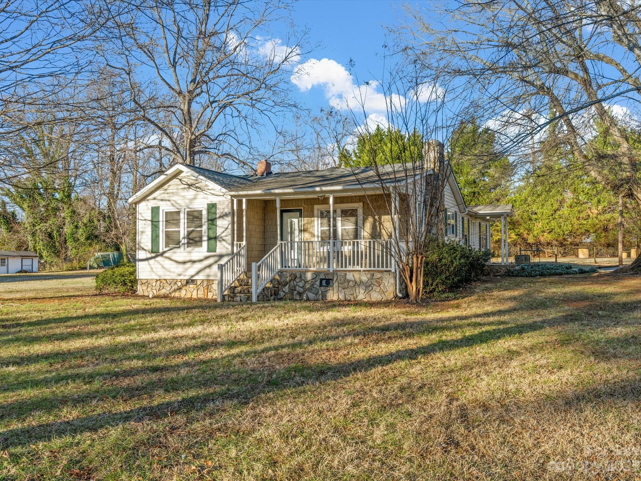 2489 Country Club Road Lincolnton, NC 28092 - Photo 4 of 47 Gallery Image 4