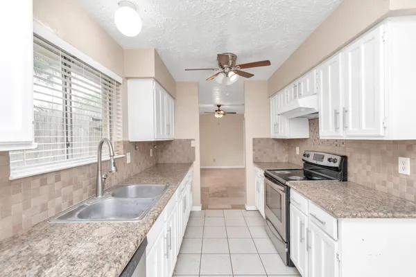 $1,825 | 13411 Splintered Oak Drive, Houston, TX 77065