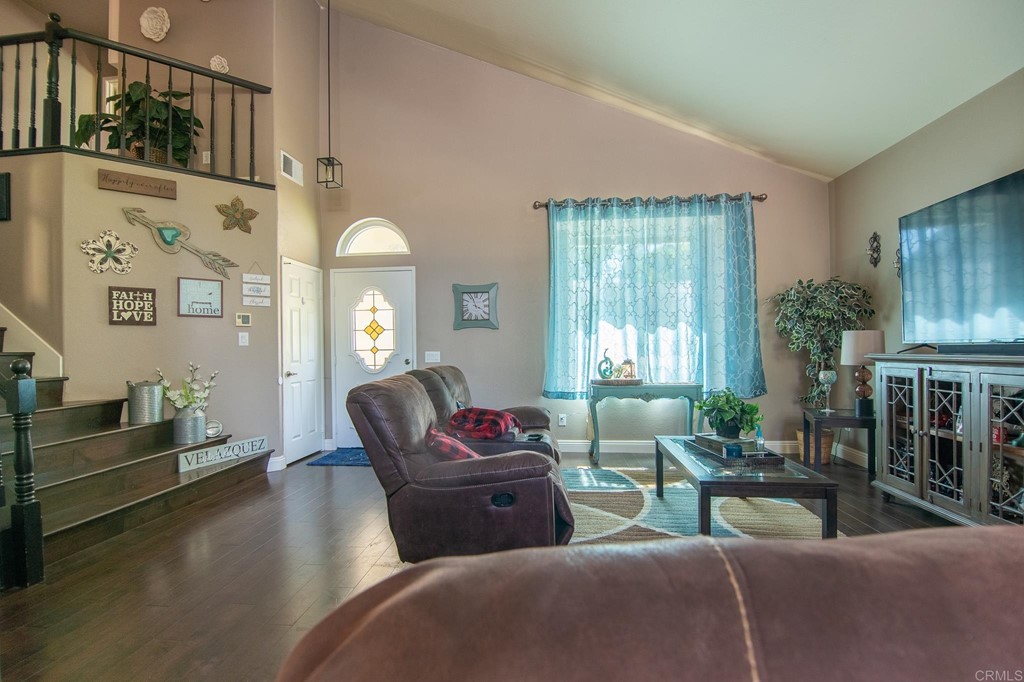 41676 Avenida De La Reina Temecula, CA 92592 - Photo 2 of 21